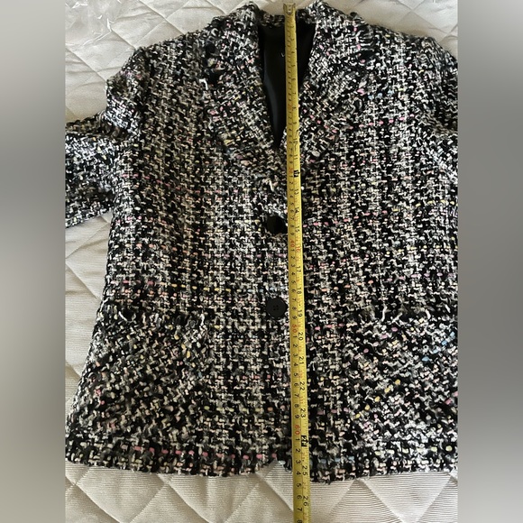 Black wool tweed blazer with fringes at collar trim line & outer pockets US 10 - Picture 16 of 16